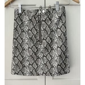 H&M Divided Mini Skirt faux leather Snakeskin print Size 0 grey NWOT